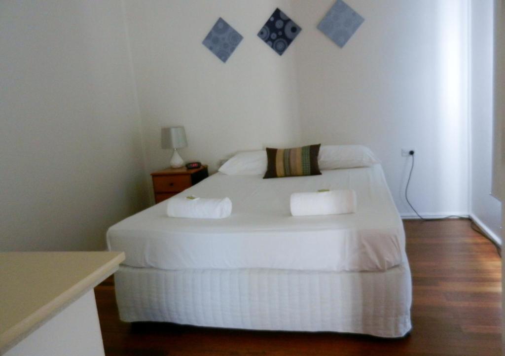Golden Shores Motel Bilinga Номер фото