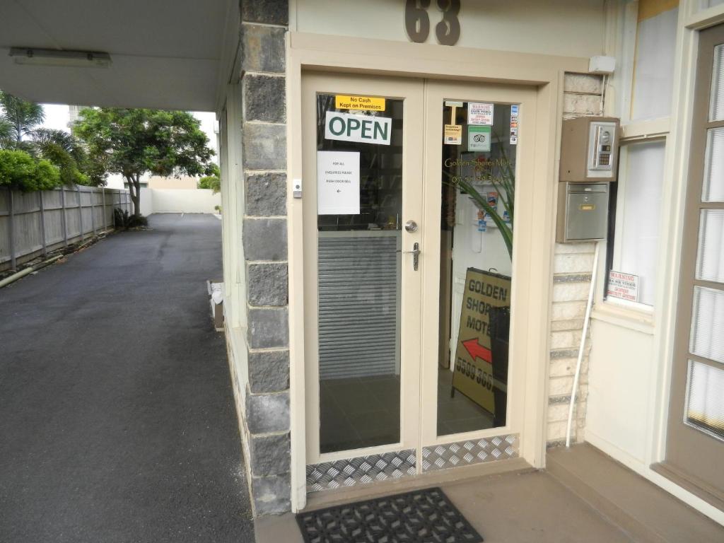 Golden Shores Motel Bilinga Экстерьер фото