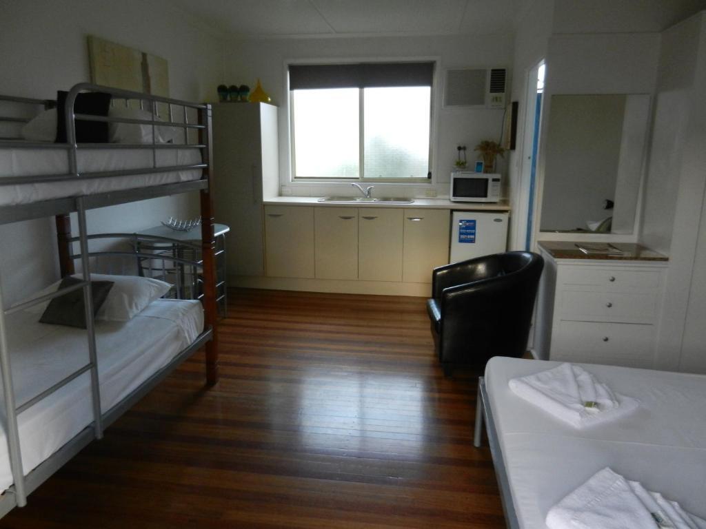 Golden Shores Motel Bilinga Номер фото