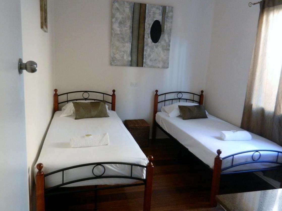 Golden Shores Motel Bilinga Экстерьер фото