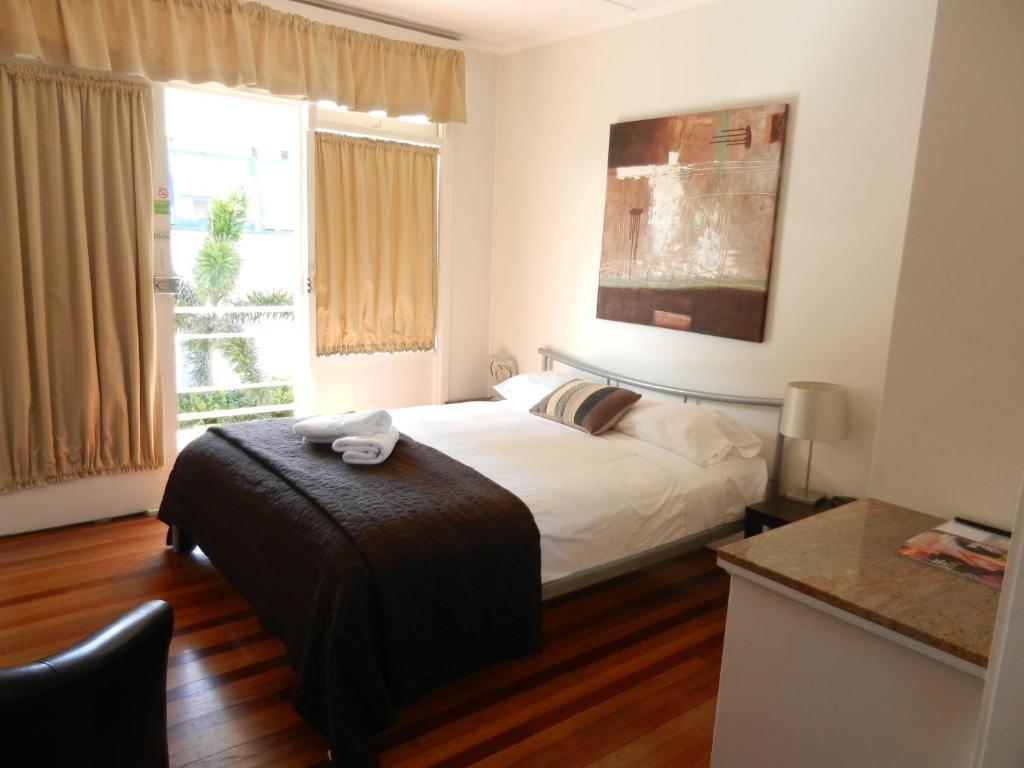 Golden Shores Motel Bilinga Экстерьер фото